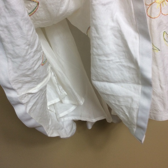 Ann Trinity linen blend embroidered floral skirt. Size 10. White. - Picture 5 of 6